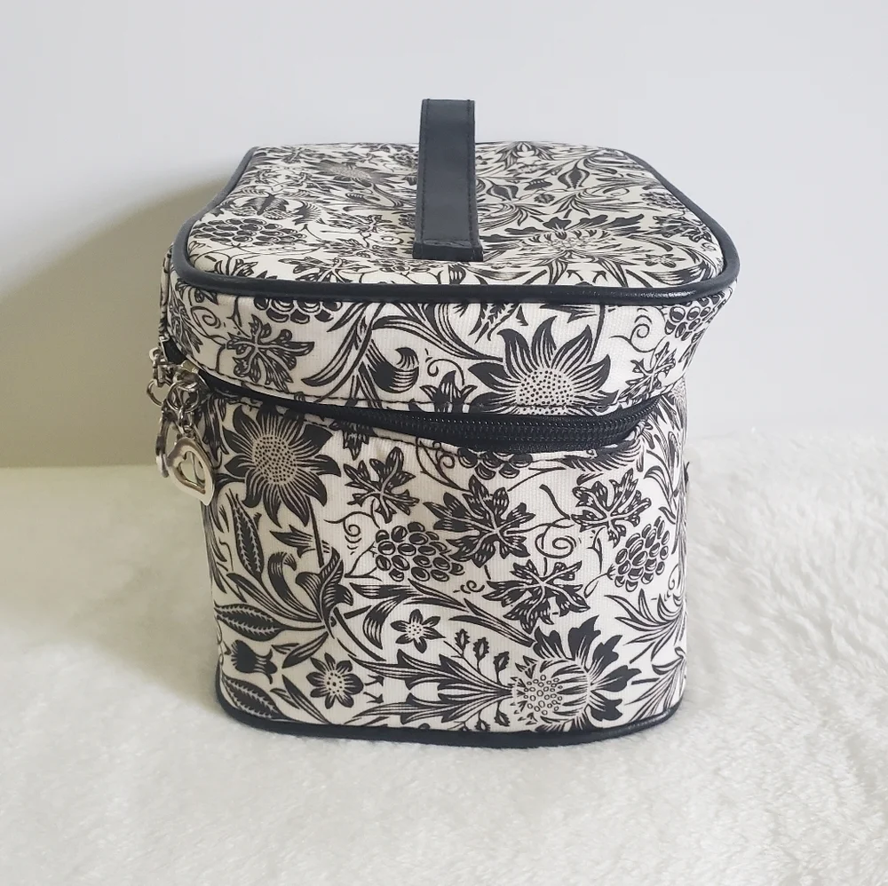 Bella Russo Black White Floral Flower Cosmetic Bag Case NWOT